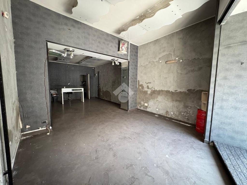 negozio in vendita a Marano di Napoli in zona Centro Città