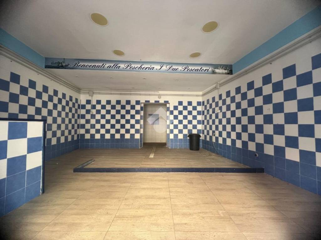 negozio in vendita a Marano di Napoli in zona Centro Città