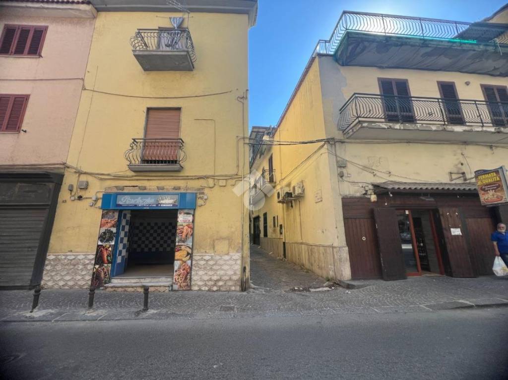 negozio in vendita a Marano di Napoli in zona Centro Città