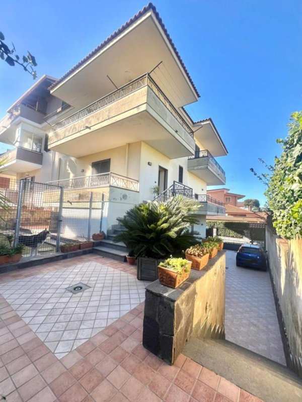 casa indipendente in vendita a Marano di Napoli in zona San Rocco