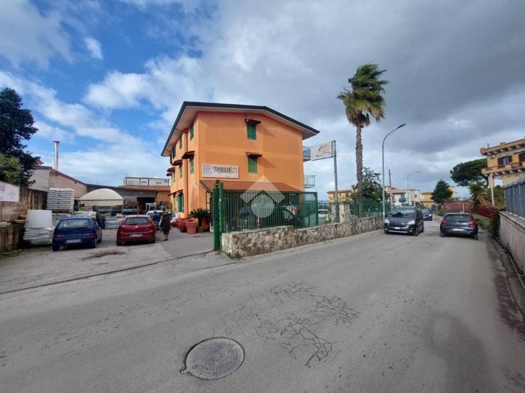 negozio in vendita a Marano di Napoli in zona Centro Città