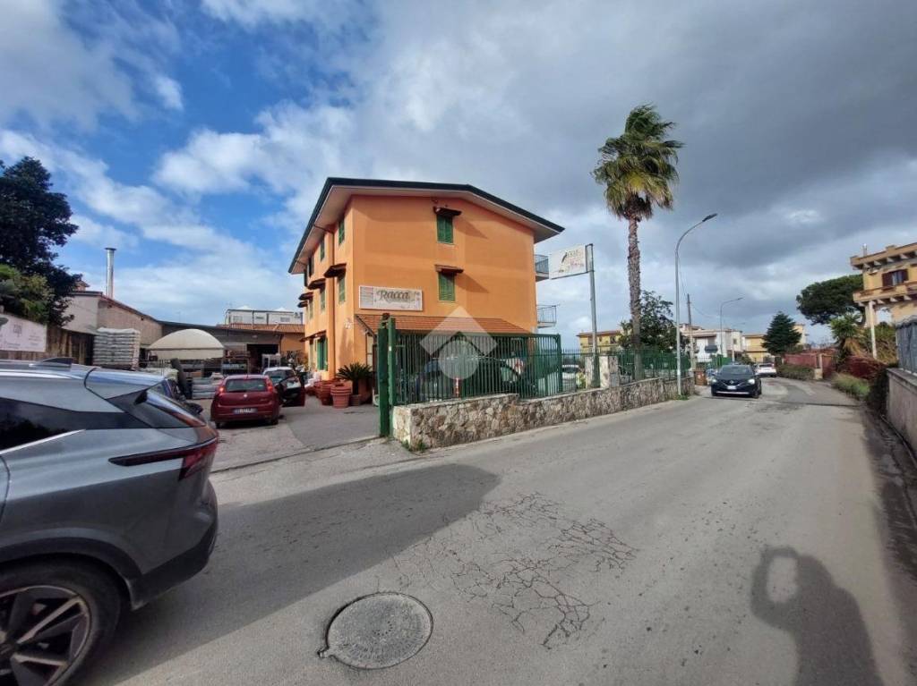 negozio in vendita a Marano di Napoli in zona Centro Città