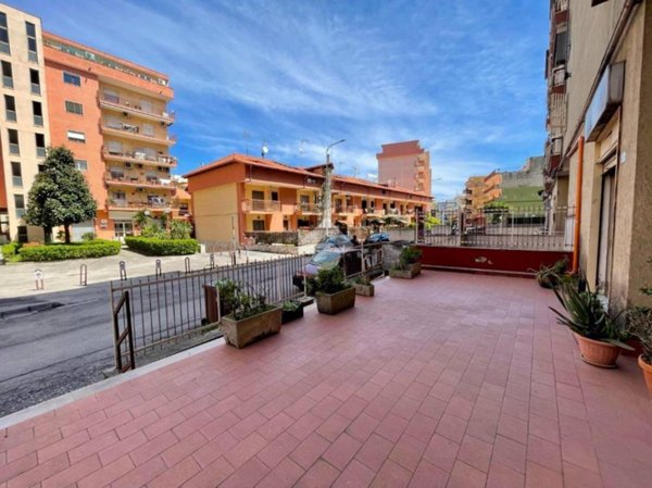 negozio in vendita a Marano di Napoli in zona San Rocco
