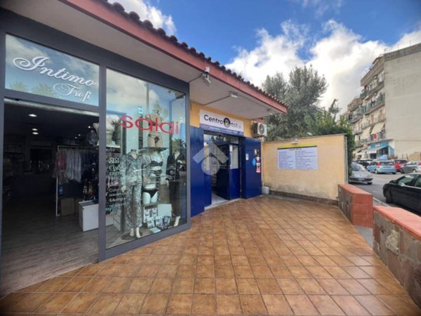 negozio in vendita a Marano di Napoli in zona San Rocco