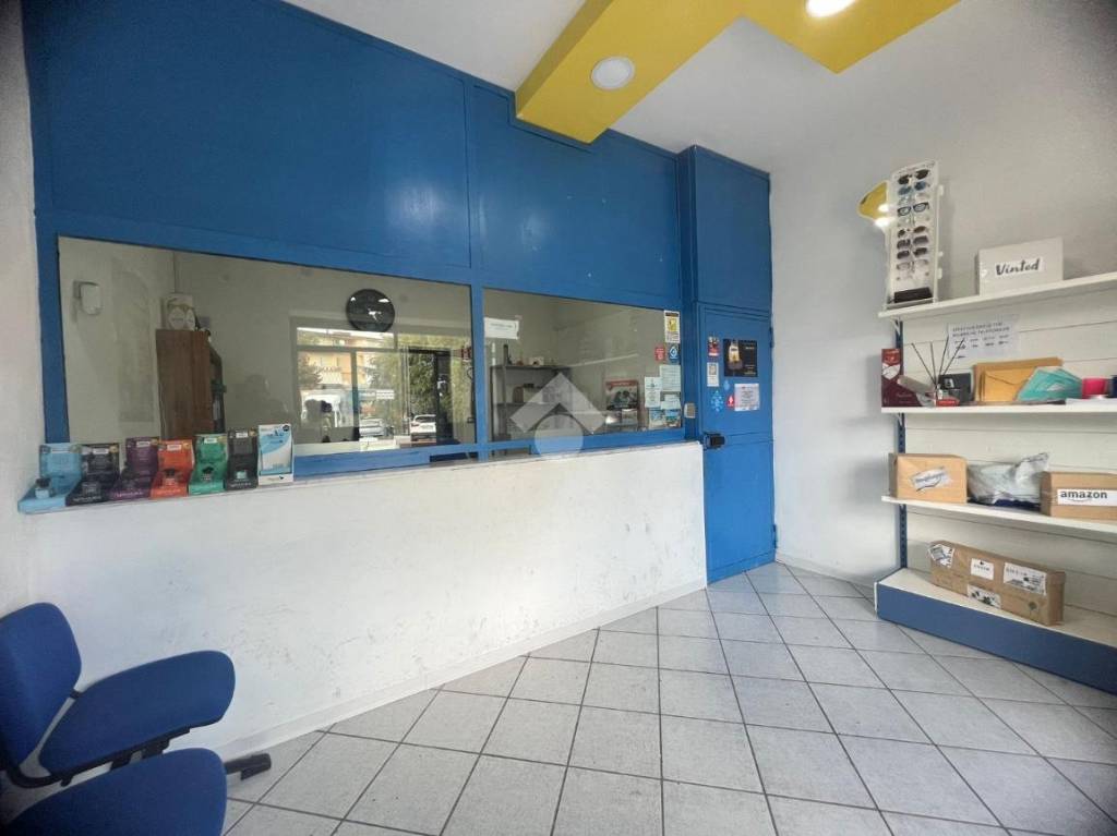 negozio in vendita a Marano di Napoli in zona San Rocco