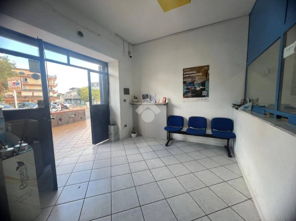 negozio in vendita a Marano di Napoli in zona San Rocco