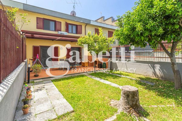 casa indipendente in vendita a Marano di Napoli