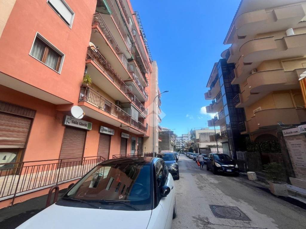 negozio in vendita a Marano di Napoli in zona Centro Città