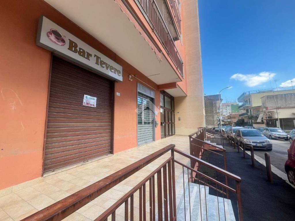 negozio in vendita a Marano di Napoli in zona Centro Città