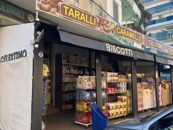negozio in vendita a Marano di Napoli