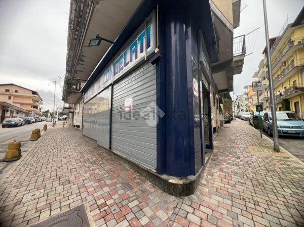 locale commerciale in vendita a Marano di Napoli