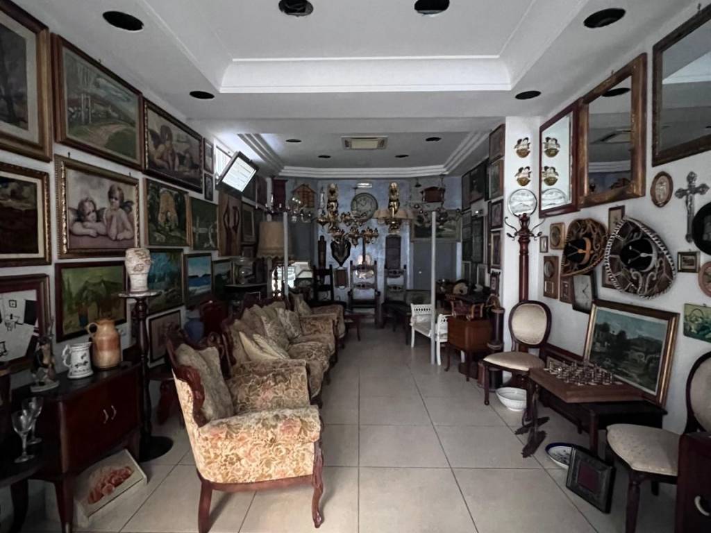 negozio in vendita a Marano di Napoli in zona Centro Città