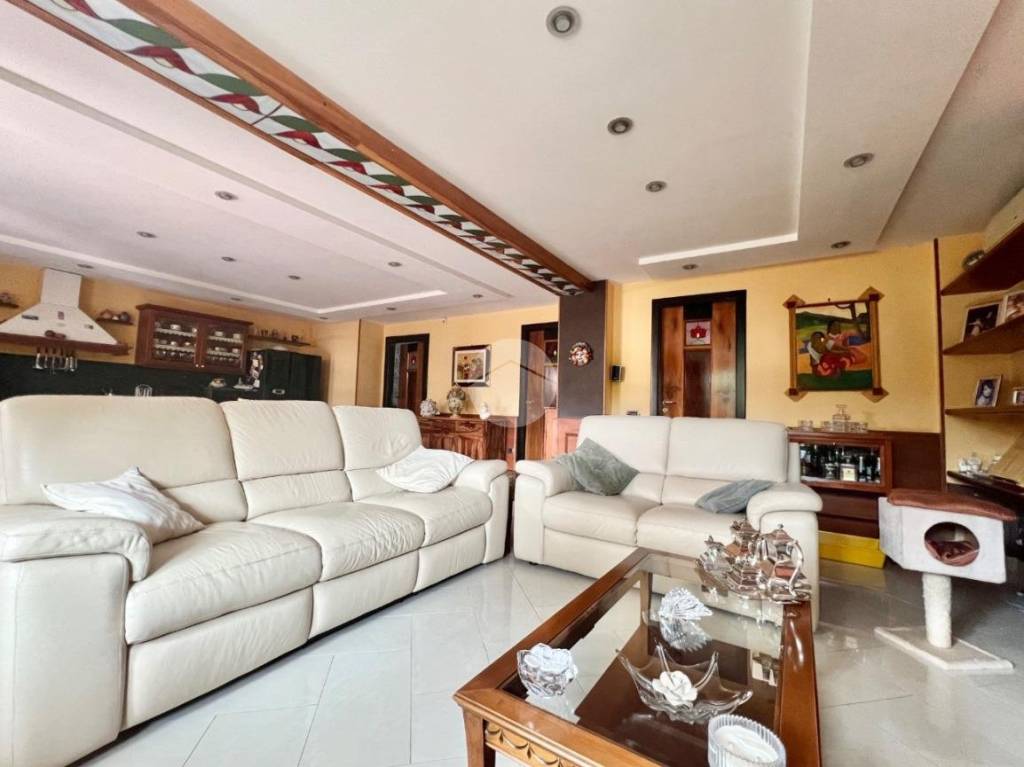 casa indipendente in vendita a Marano di Napoli in zona Centro Città