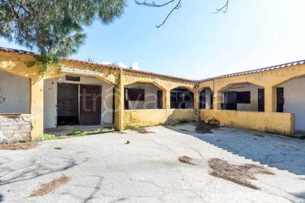 negozio in vendita a Marano di Napoli in zona Torre Caracciolo