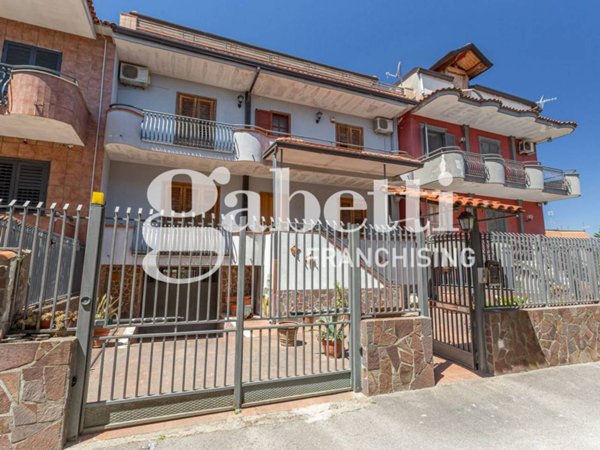 casa indipendente in vendita a Marano di Napoli in zona Centro Città