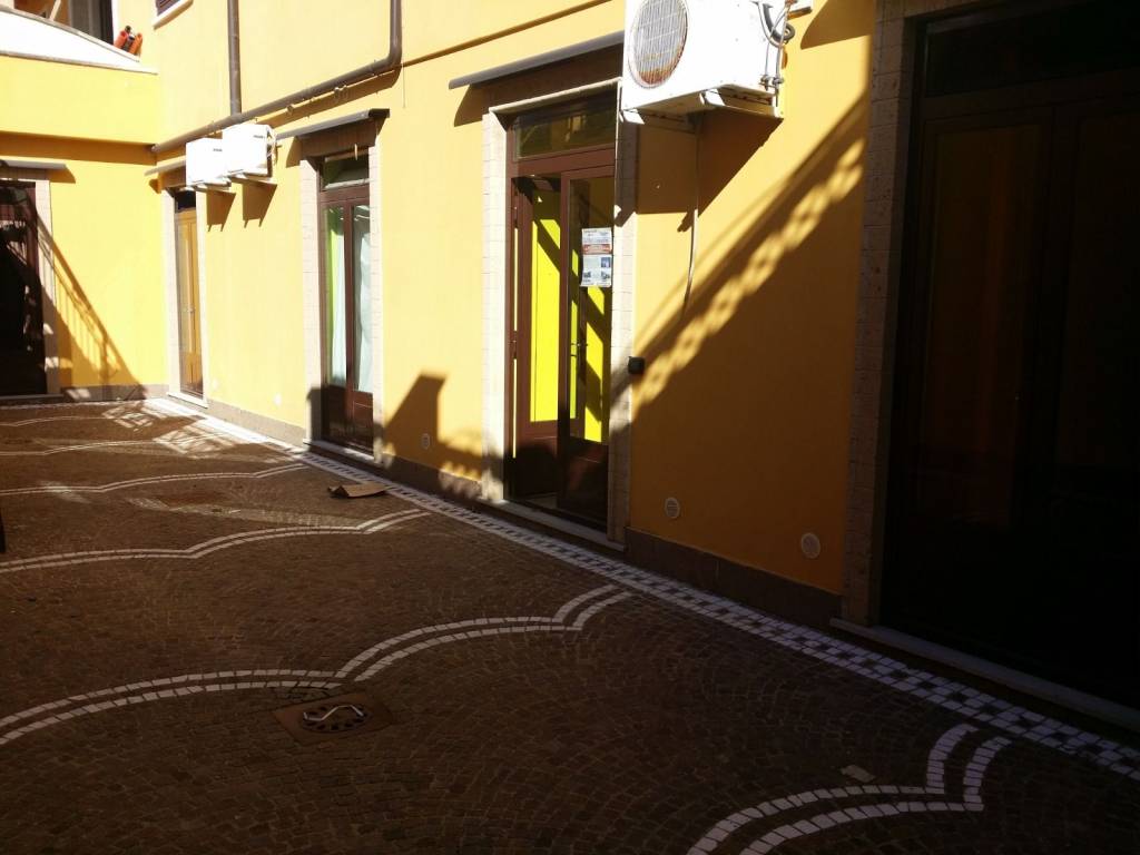 negozio in vendita a Marano di Napoli in zona San Rocco