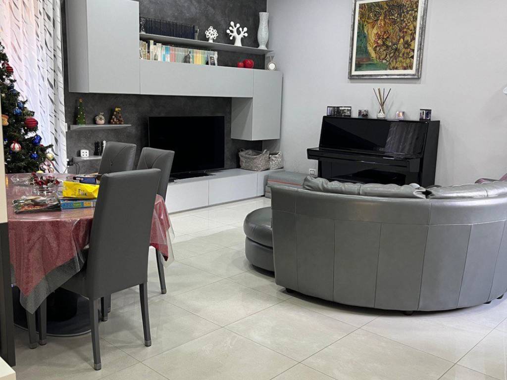 intera palazzina in vendita a Marano di Napoli in zona Centro Città