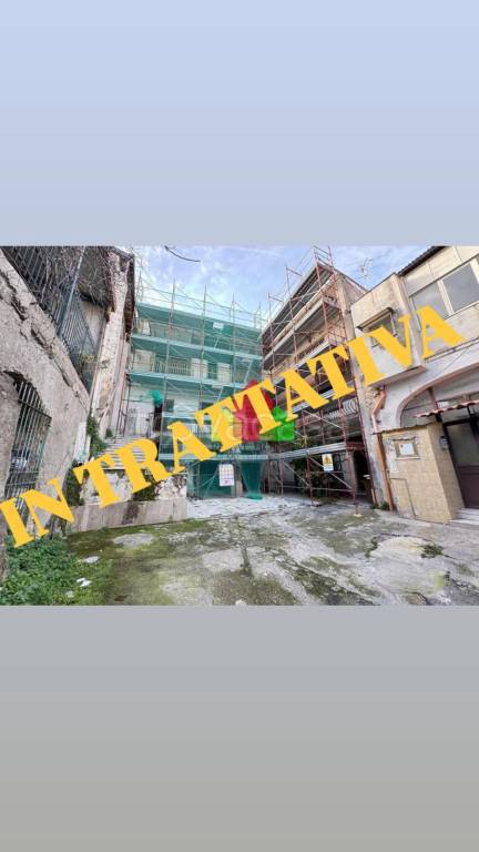 locale commerciale in vendita a Marano di Napoli in zona Centro Città