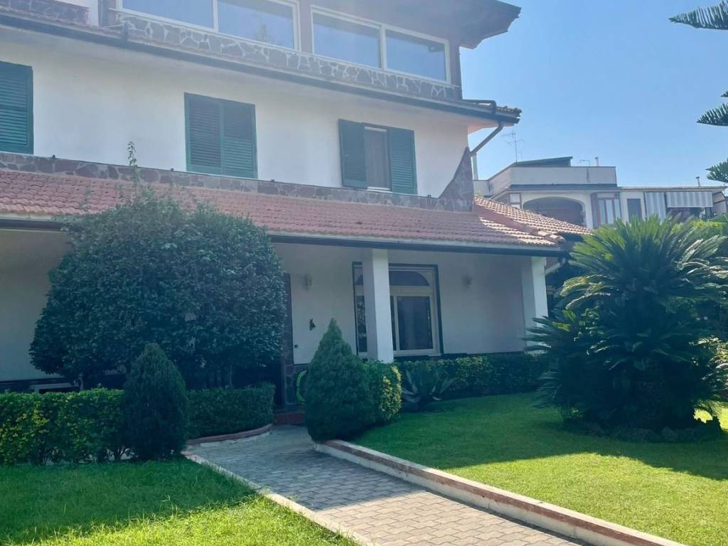 casa indipendente in vendita a Marano di Napoli in zona Centro Città