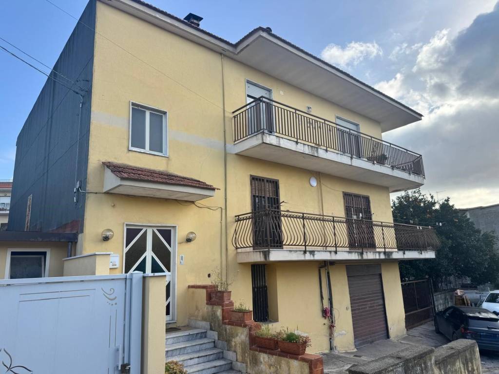 casa indipendente in vendita a Marano di Napoli in zona Torre Caracciolo