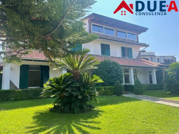 casa indipendente in vendita a Marano di Napoli in zona Centro Città