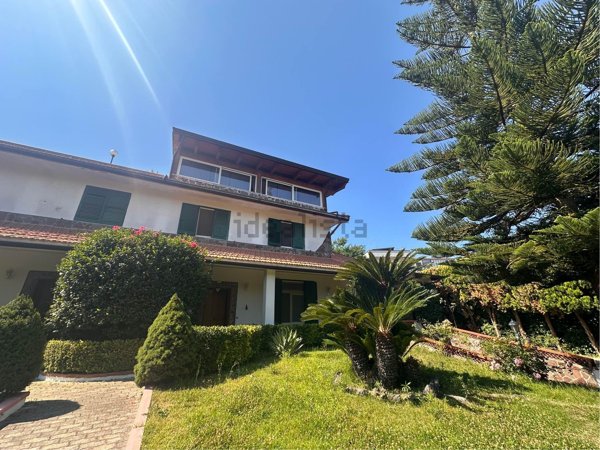 casa indipendente in vendita a Marano di Napoli in zona Centro Città