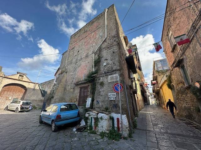 intera palazzina in vendita a Marano di Napoli in zona Centro Città
