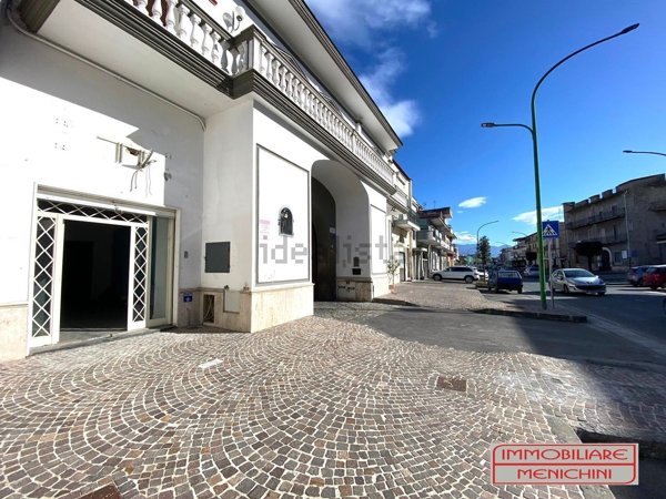 locale commerciale in vendita a Mariglianella