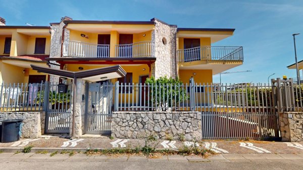 casa indipendente in vendita a Mariglianella