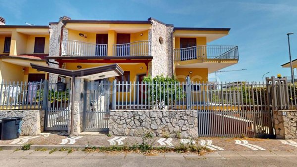 casa indipendente in vendita a Mariglianella