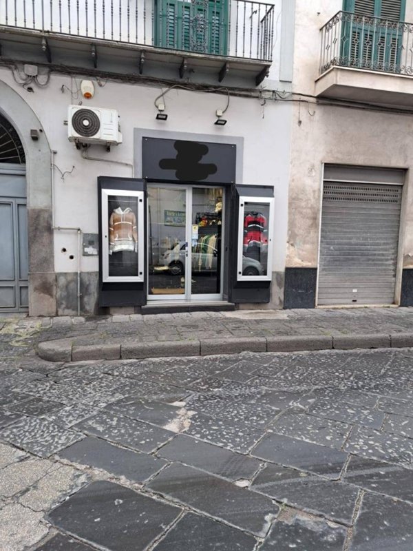 locale commerciale in vendita a Marigliano