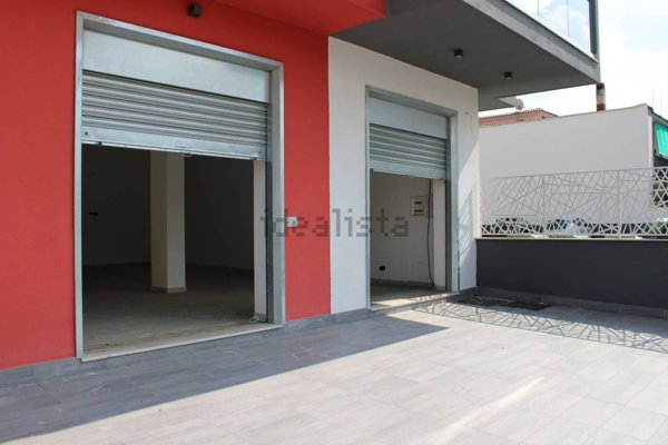 locale commerciale in vendita a Marigliano