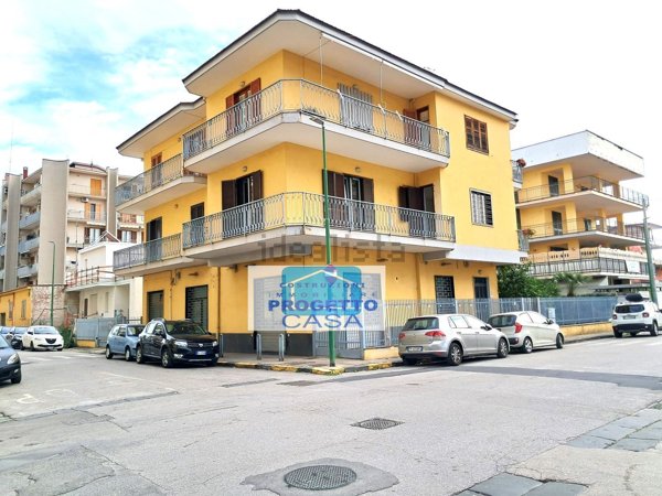 locale commerciale in vendita a Marigliano