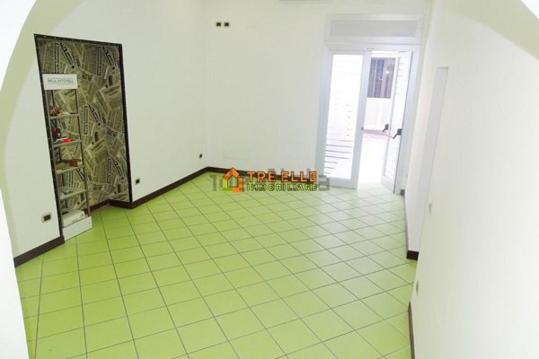 locale commerciale in vendita a Marigliano