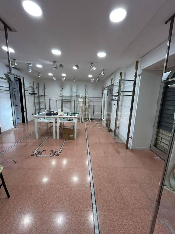 negozio in vendita a Marigliano