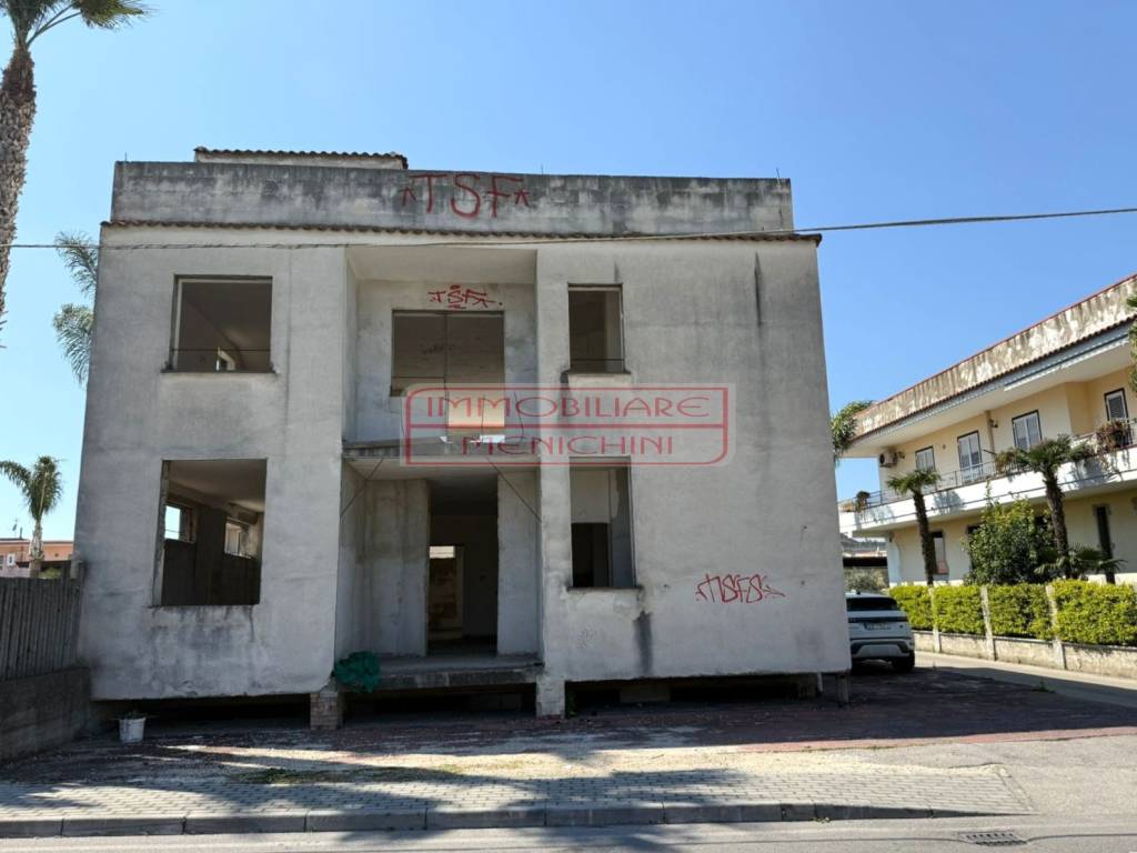 locale commerciale in vendita a Marigliano