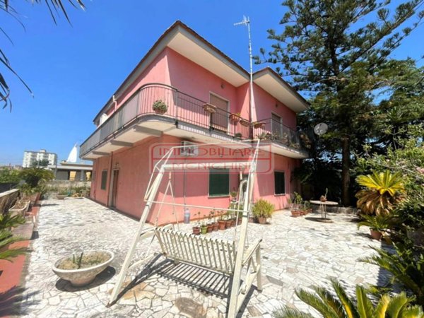 casa indipendente in vendita a Marigliano in zona Pontecitra
