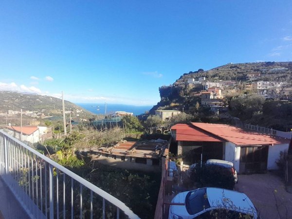 appartamento in vendita a Massa Lubrense in zona Termini