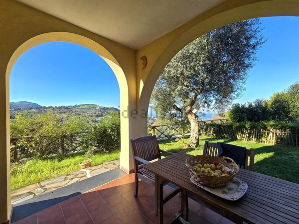 casa indipendente in vendita a Massa Lubrense