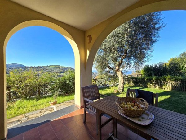 casa indipendente in vendita a Massa Lubrense