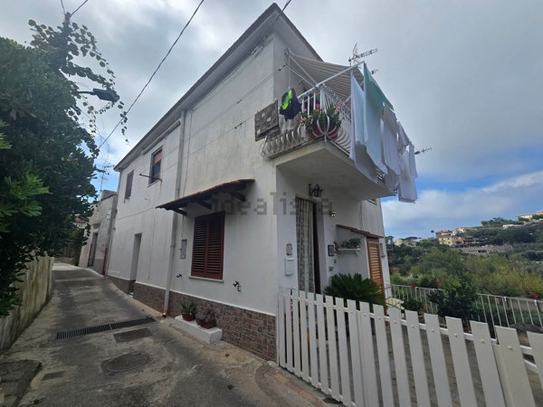 casa indipendente in vendita a Massa Lubrense in zona Termini