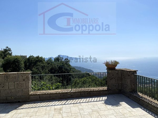 casa indipendente in vendita a Massa Lubrense