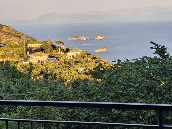 casa indipendente in vendita a Massa Lubrense in zona Termini