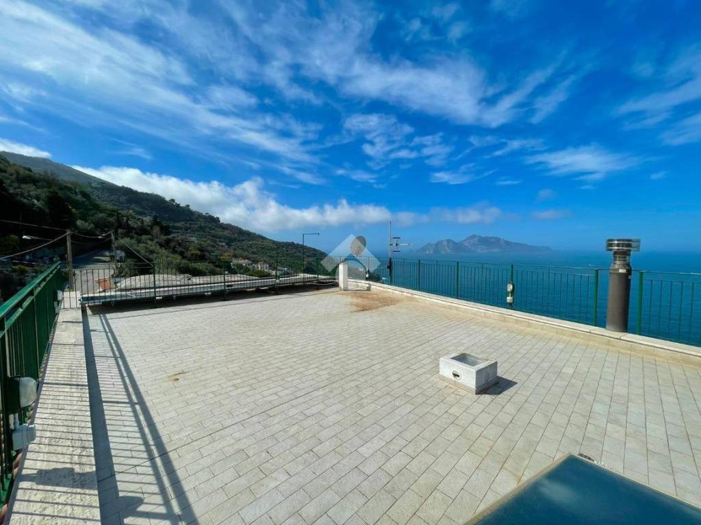 casa indipendente in vendita a Massa Lubrense in zona Marciano