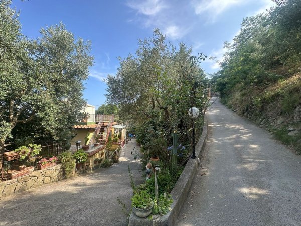 appartamento in vendita a Massa Lubrense in zona Sant'Agata sui Due Golfi