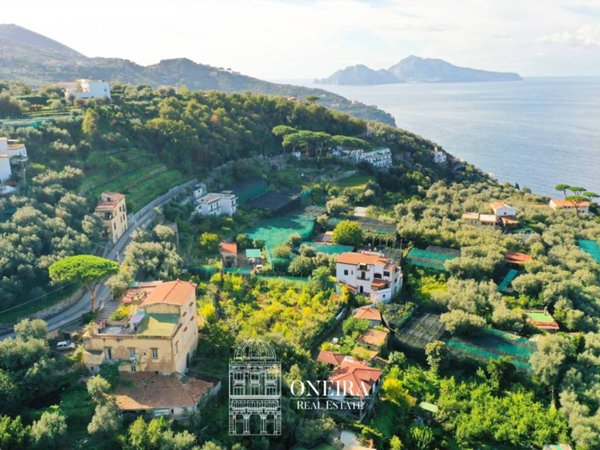 casa indipendente in vendita a Massa Lubrense