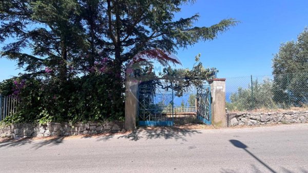 casa indipendente in vendita a Massa Lubrense