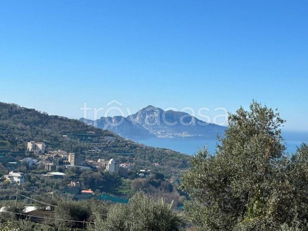 quadrivano in vendita a Massa Lubrense