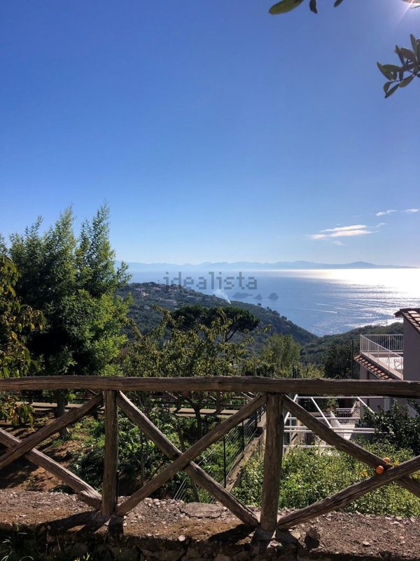 casa indipendente in vendita a Massa Lubrense