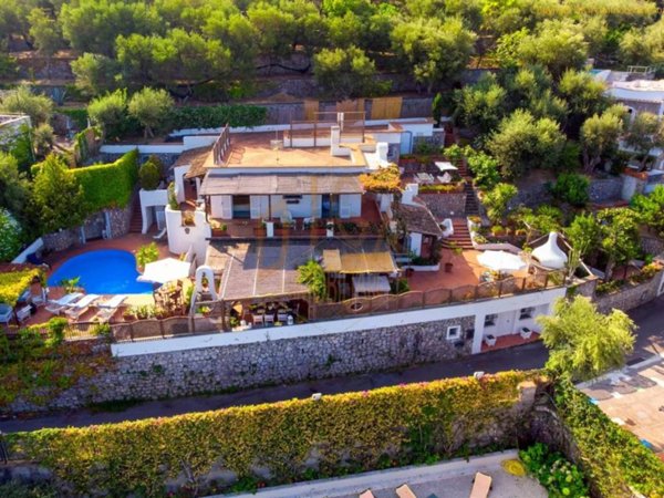 casa indipendente in vendita a Massa Lubrense in zona Conca Verde